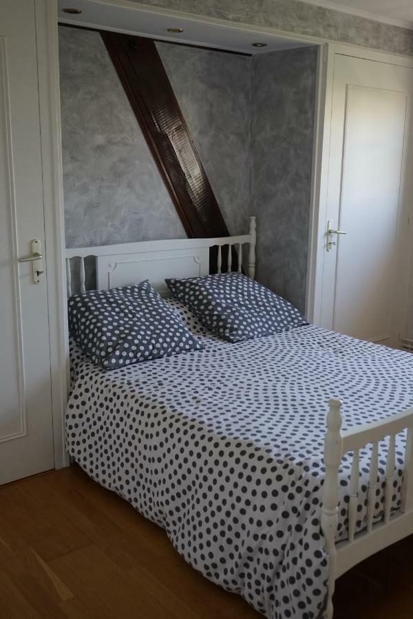 Les Roses De Rita Holiday home Boisset-les-Montrond