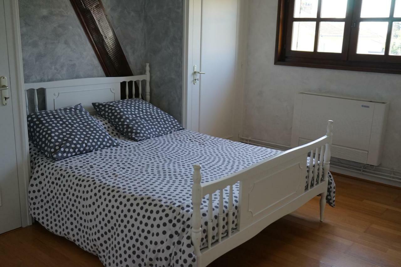 Les Roses De Rita Holiday home Boisset-les-Montrond